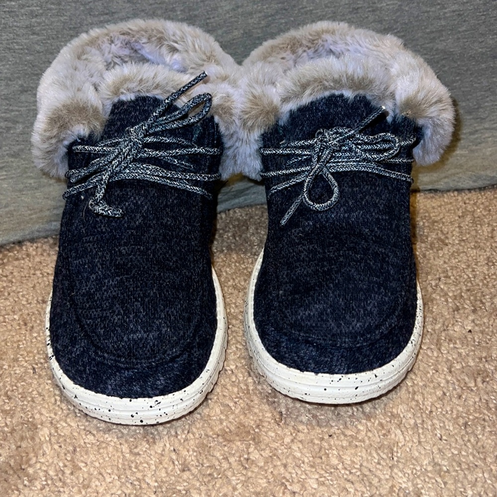 Hey dude fuzzy shoes